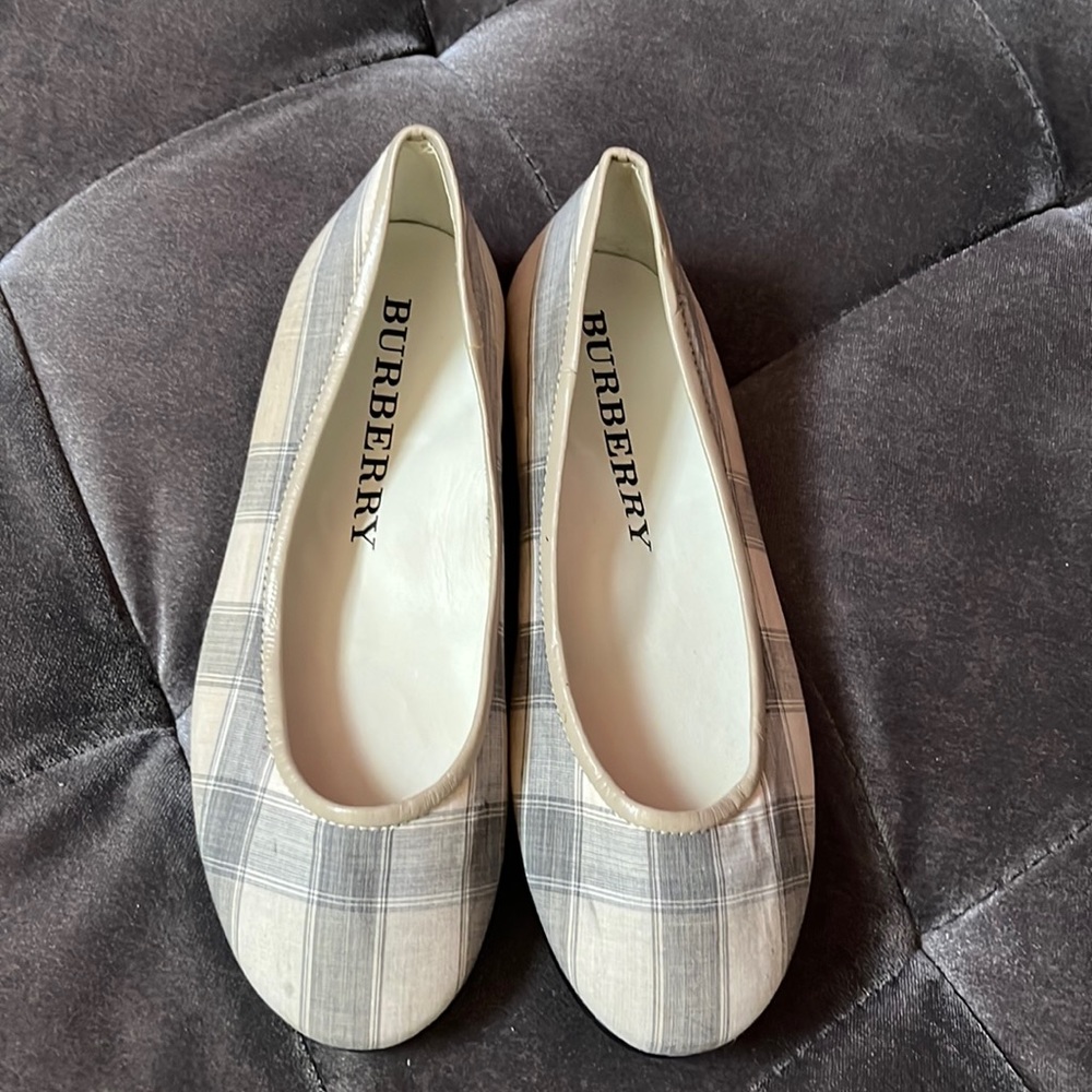 Burberry little girl moccasin ballerina check shoes size US 13 EU 31